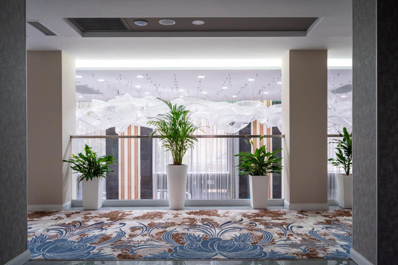 Cosmopolitan Hotel Shymkent Esterno foto
