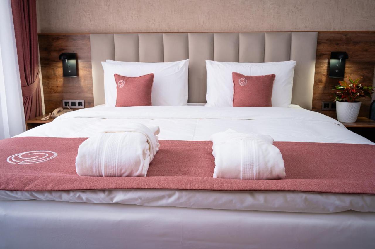 Cosmopolitan Hotel Shymkent Esterno foto