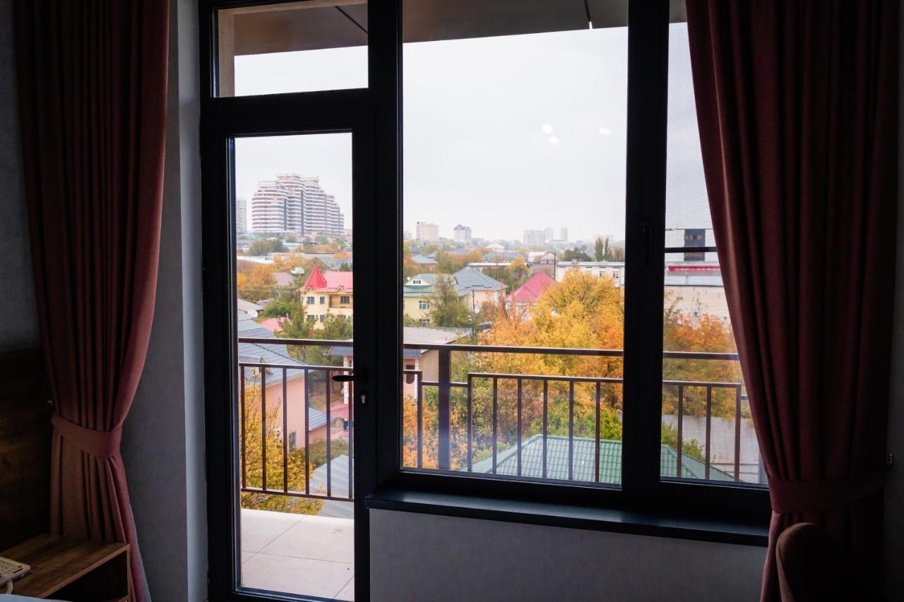 Cosmopolitan Hotel Shymkent Esterno foto