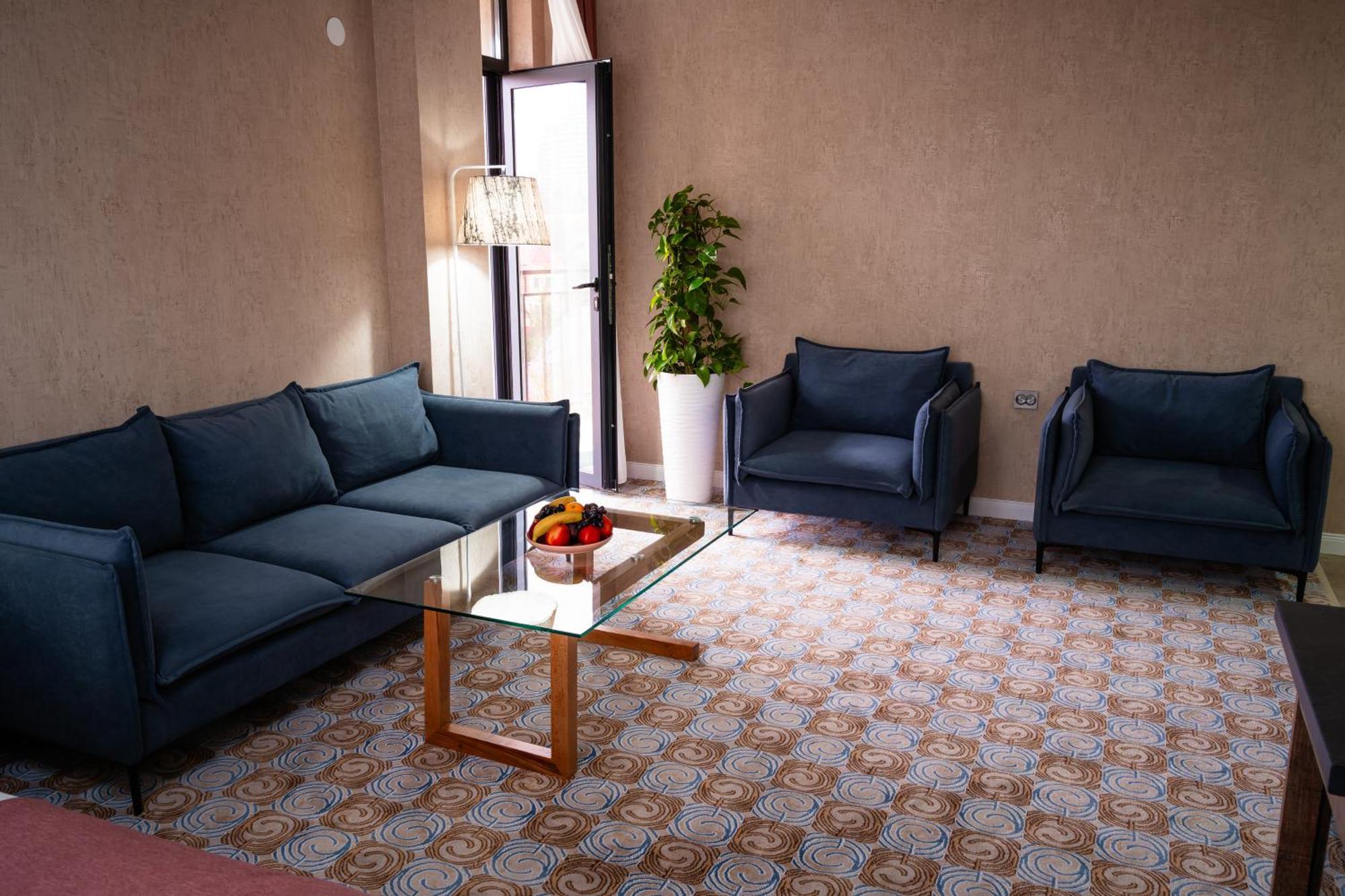 Cosmopolitan Hotel Shymkent Esterno foto